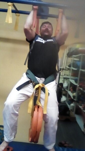 На фотографии изображён автор статьи