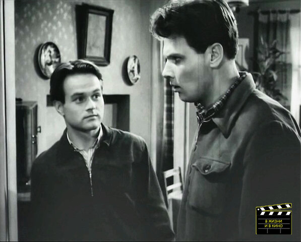 Кадр из фильма. Сергей слева