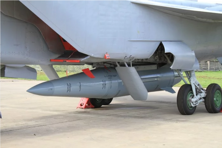 Ракета под МИГом :)