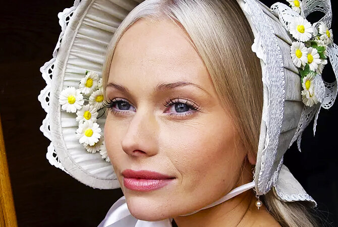 Елена Корикова в фильме "Бедная Настя", 2003-2004 гг