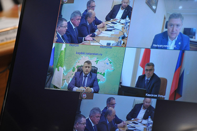    Дискуссия продолжалась свыше полутора часов и местами шла напряженно