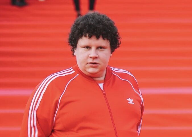 Помните Лешу Мироновича из сериала "Остров" в его исполнении? (фото с сайта kinopoisk.ru)