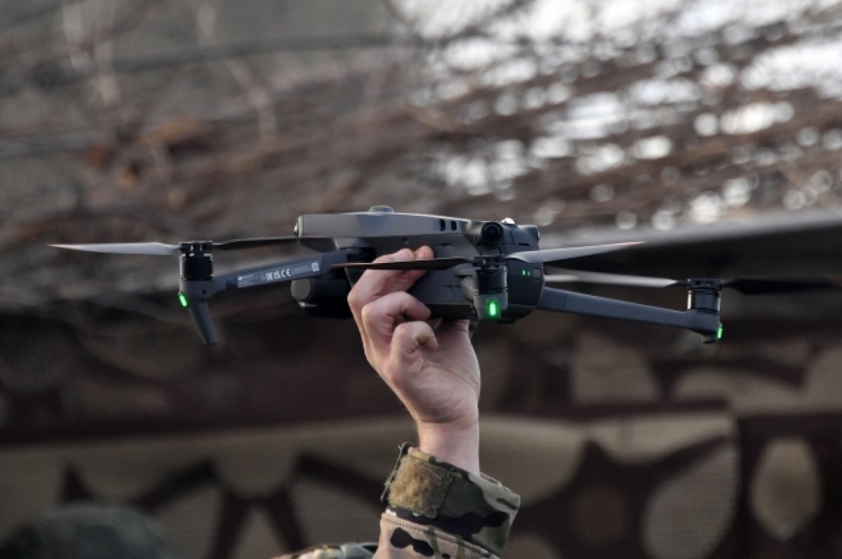    Эксперт рассказал, как российский боец смог поймать дрон голыми руками