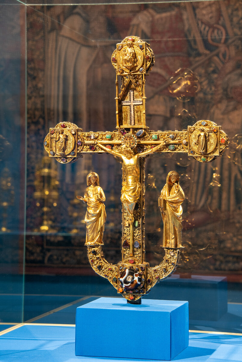 Выставка «Цари и рыцари. Роман со Средневековьем».  Фрайбургский крест. Фотография: Алексей Бронников