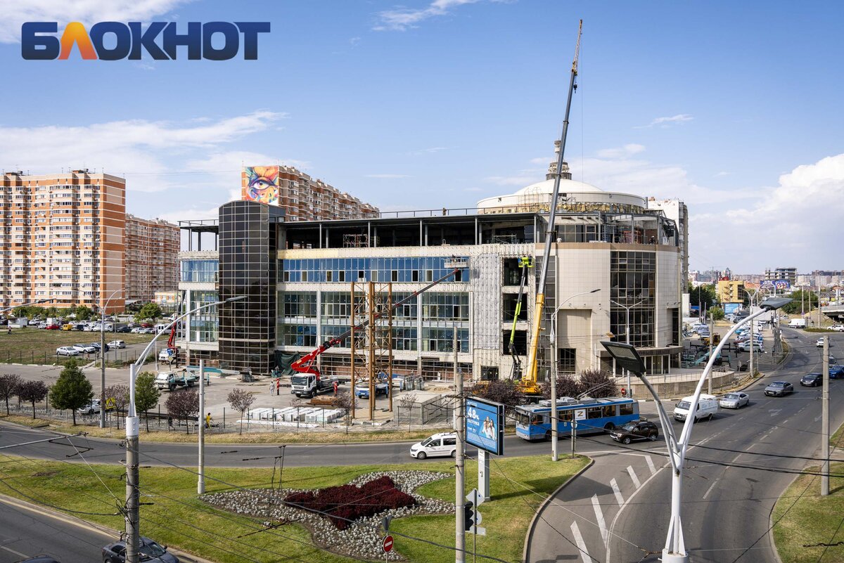 Сделка аренды В ТЦ "OZ Молл" в Краснодаре арендовано 10,8 тысяч кв. м торговых п