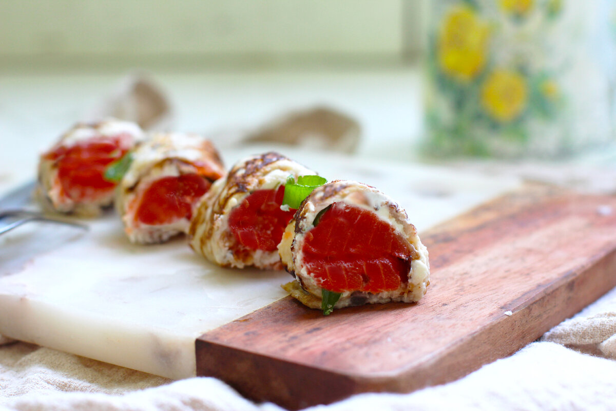 Безупречные кето-блинчики на сливках с красной рыбой от Елены - urbanistka_vl. Спасибо!