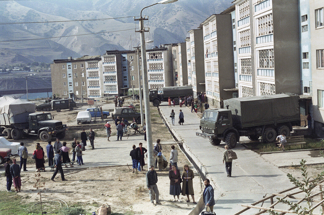 Таджикистан Душанбе Нурек. Таджикистан 1992 Нурек. Нурек Таджикистан 1992 год. Нурек военный городок.