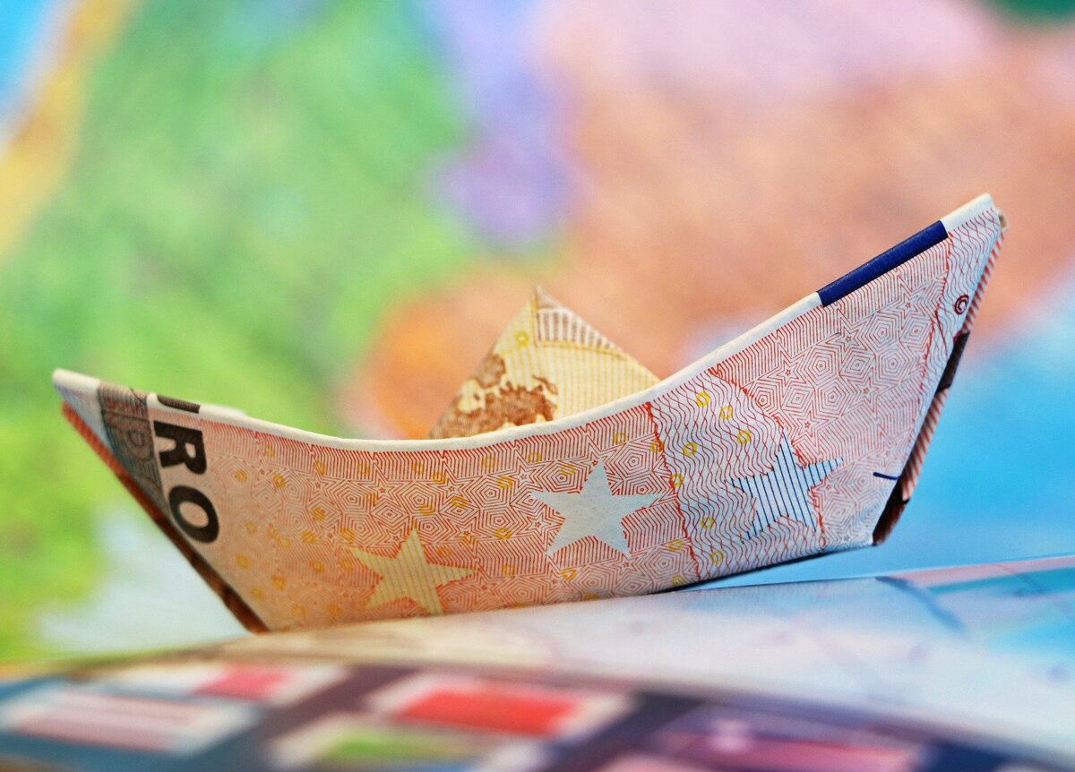 Курс EUR/USD на момент публикации материала - 1.21093