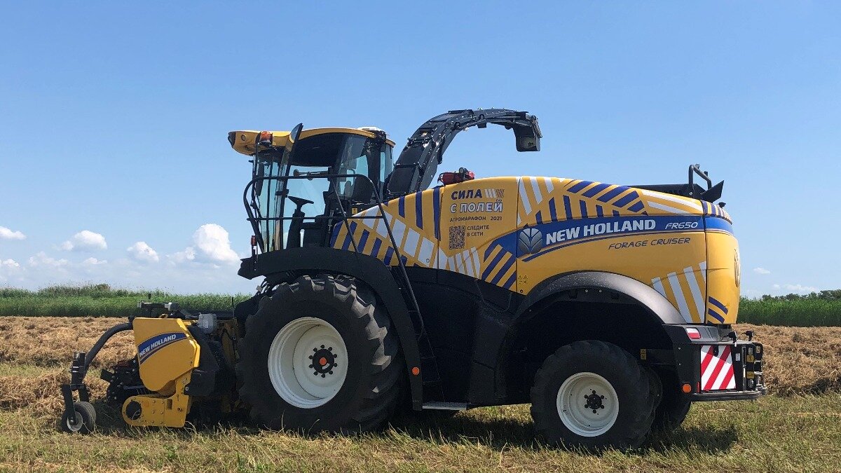 Фото: Пресс-релиз New Holland Демонстрационный показ кормоуборочного комбайна New Holland FR650