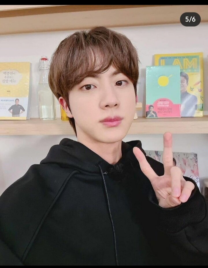 Именно это фото лучше всего характеризует настоящее лицо Джина. 