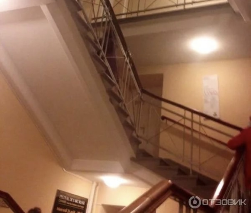 Непросто разобраться, как пройти на второй ярус