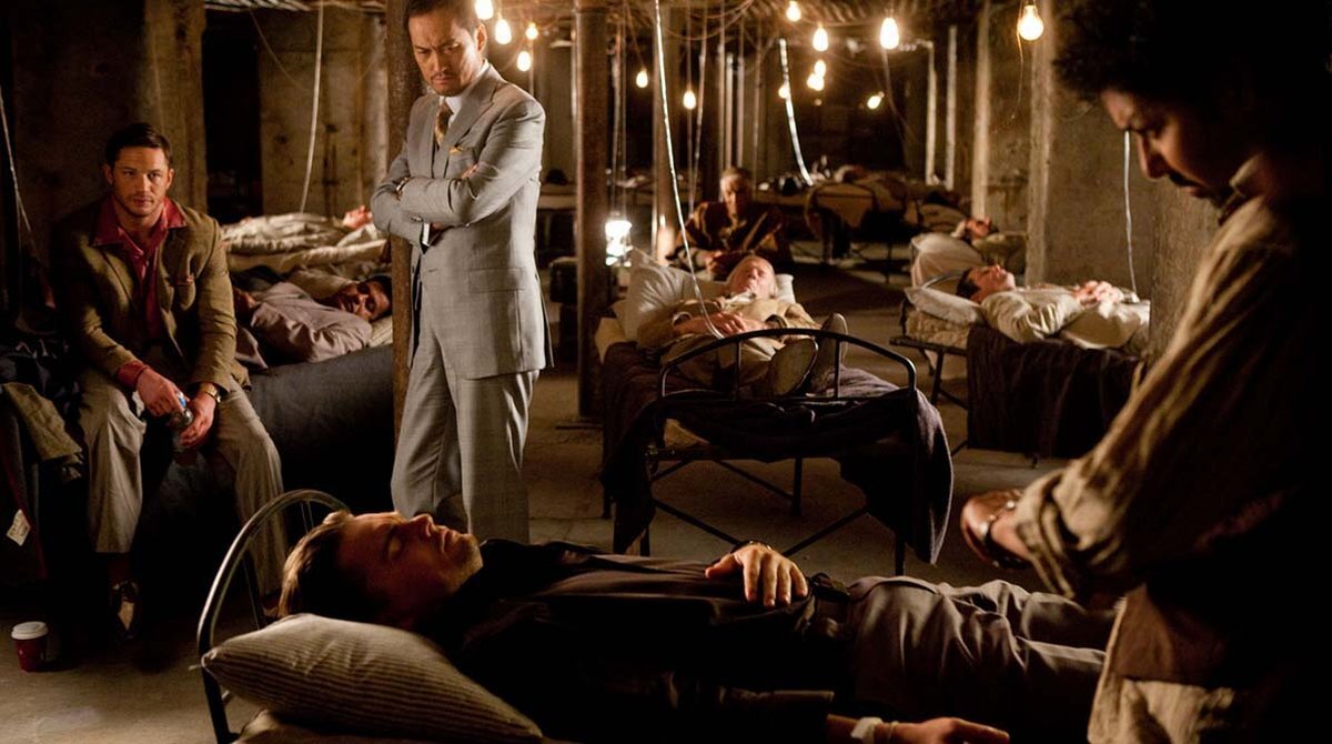 Леонардо ди каприо 2010. Начало кадры. Inception 2010 кадры. Киллиан мерфи в фильме начало. Начало кристофер нолан 2010.