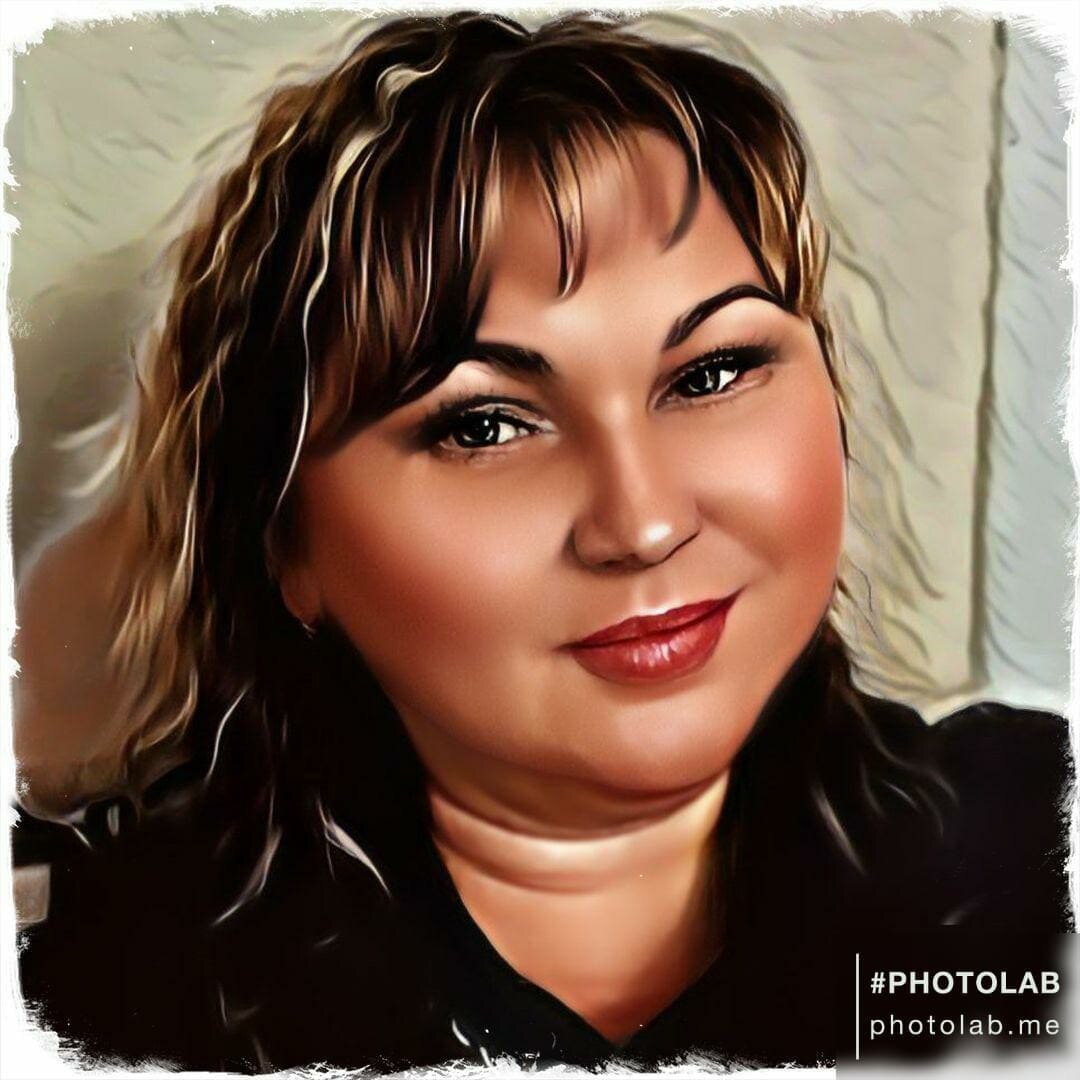 Мне 42 года. Я замужем и у нас 2 дочки, старшую зовут Виолетта, ей 15 лет. Учиться в 9 классе. И Ксения ей 11лет она учиться в 5 классе. 