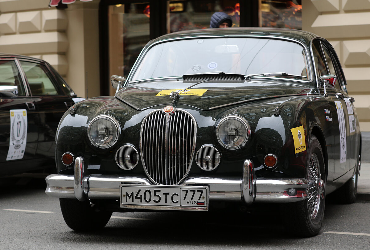 Jaguar Mark-series в Ветошном переулке