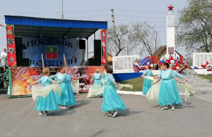 То самое первое выступление 9 мая 2021г. Листайте -->