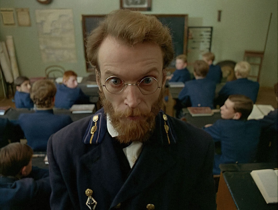 Сергей Тарамаев в роли Передонова (кадр из фильма "Мелкий бес" 1995)