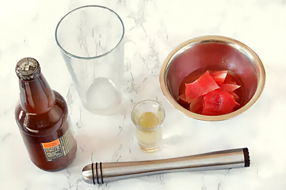 Исходные ингредиенты для создания арбузного пива  Фото: thespruceeats.com