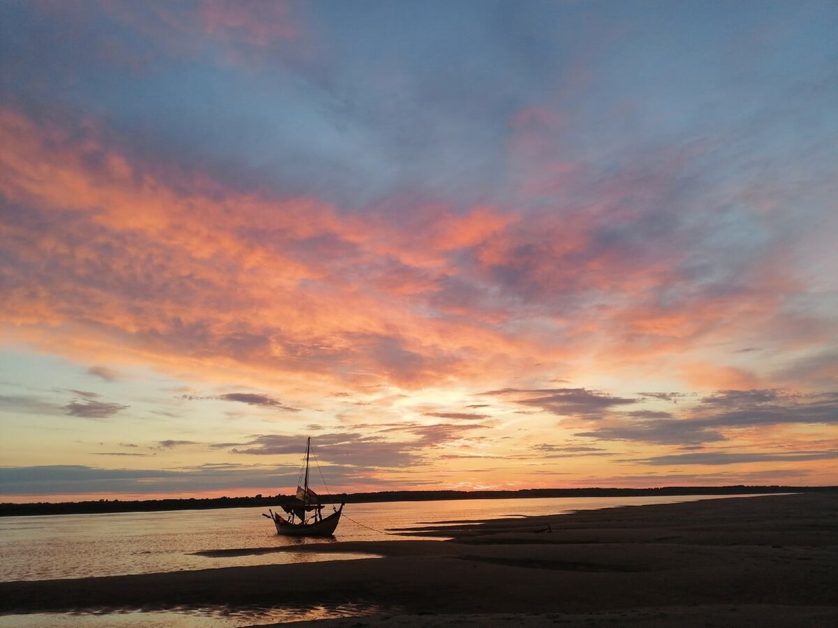 "Гамаюн" на закате.