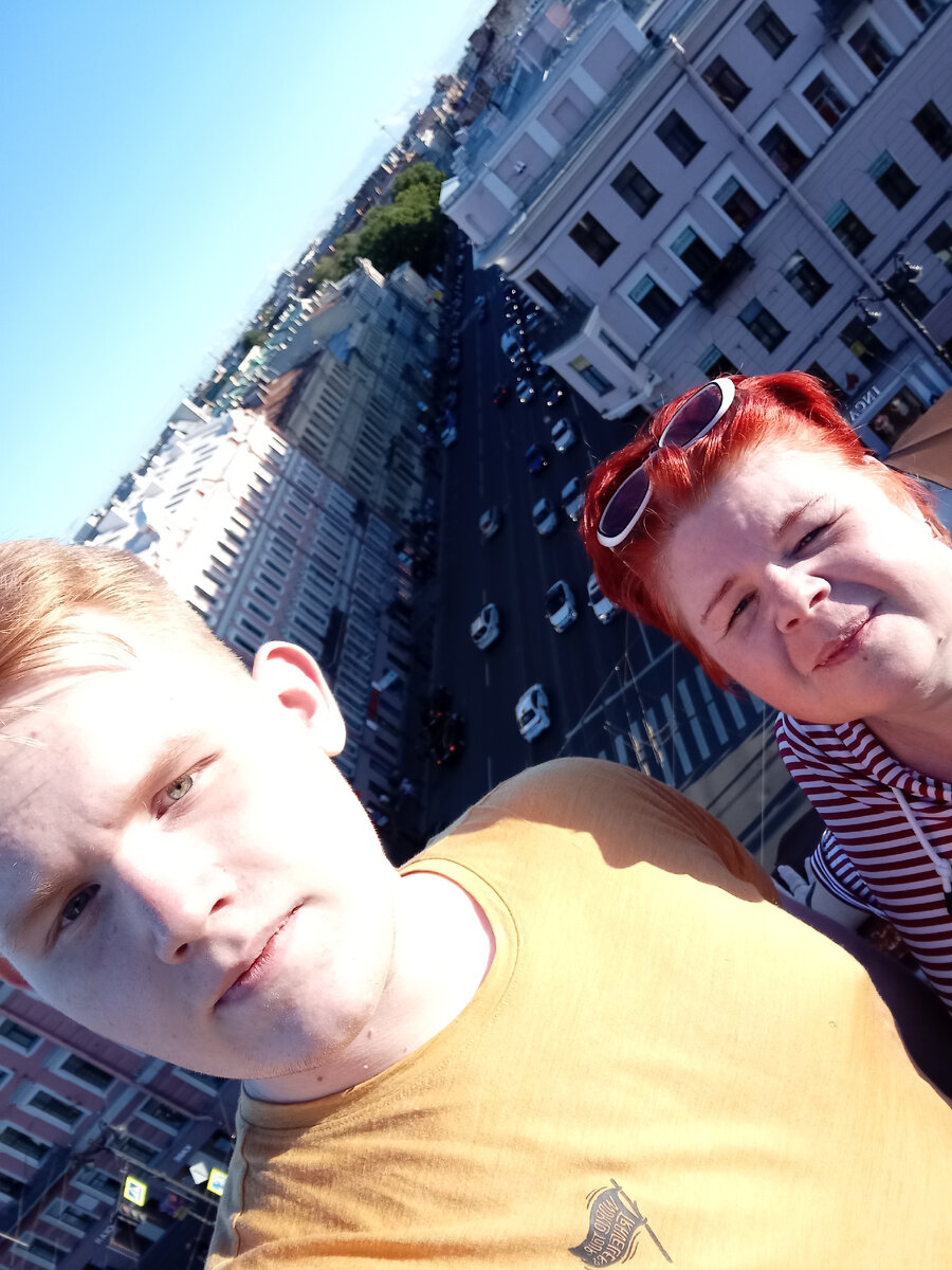 Карлсоны на крыше  ))) 