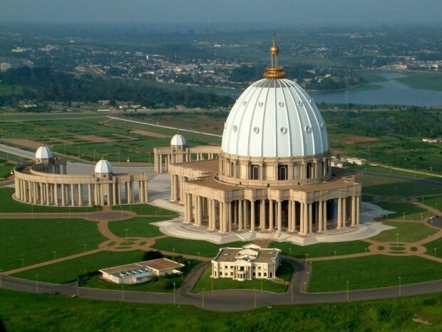 Собор Нотр-Дам-де-ла-Пэ/ © about-planet.ru