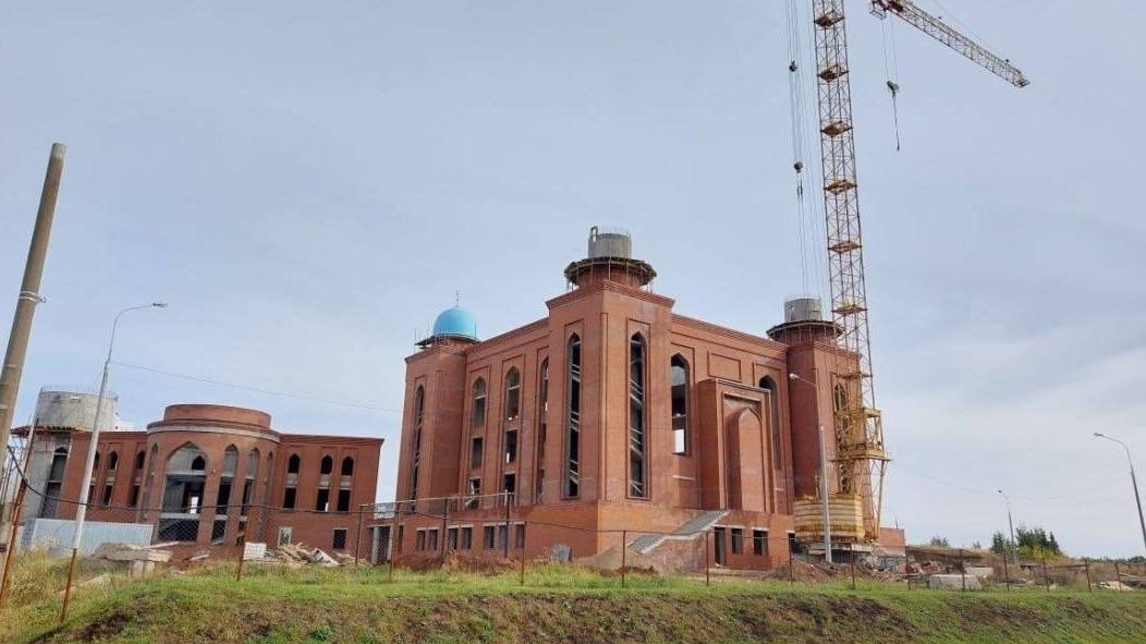     В Набережных Челнах планируют завершить строительство мечети «Джамиг» в течение нескольких лет. Об этом сообщил «Бизнес Онлайн» мэр автограда Наиль Магдеев.