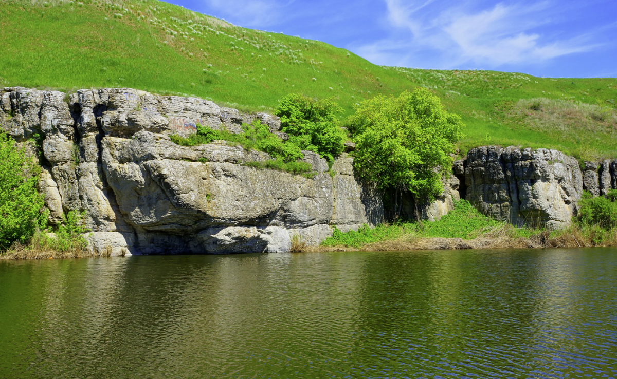 Жирновские скалы