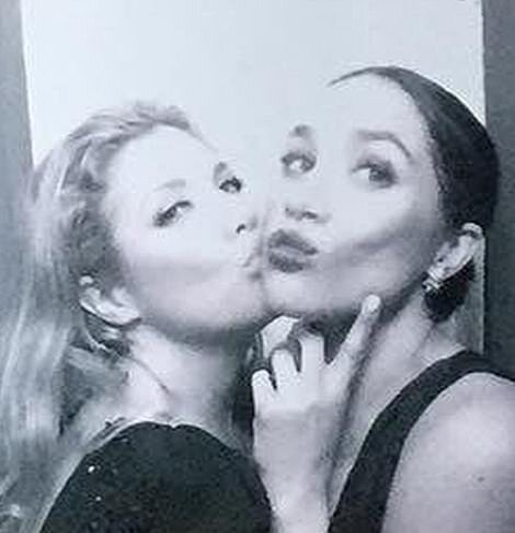 В фотобудке бара в эксклюзивном Soho House, расположенной на крыше небоскреба Торонто в 2016 году 