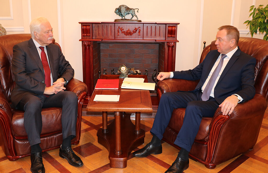 Глава российской дипмиссии и министр иностранных дел Беларуси обсудили актуальные вопросы российско- белорусского сотрудничества