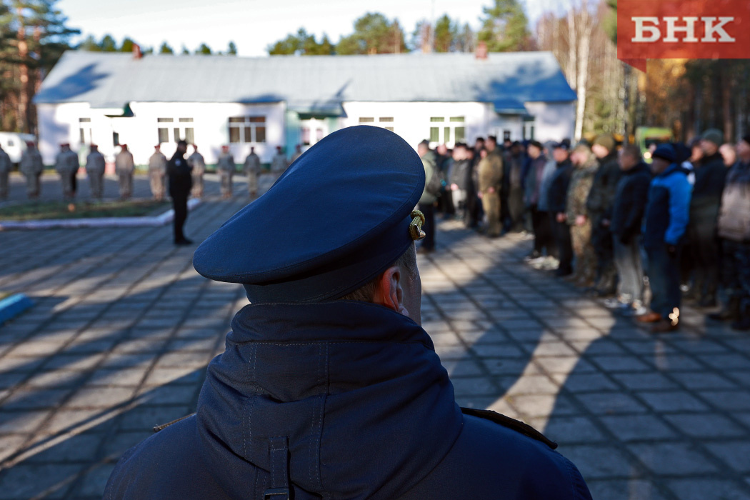 Граждане, призванные на военную службу в рамках частичной мобилизации, получат положенные по закону выплаты досрочно. Об этом рассказала замминистра Минобороны Татьяна Шевцова.