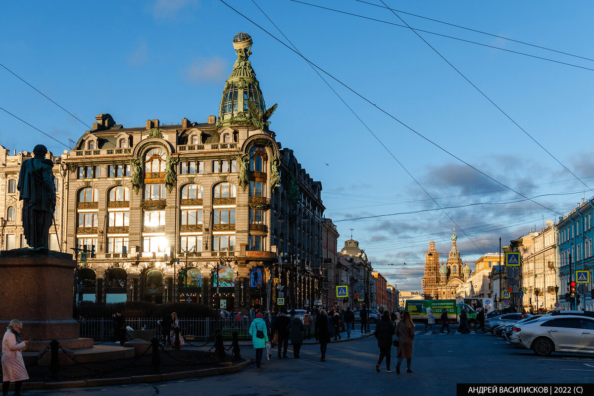 В Петербурге открыли обновлённый Дом Книги. Что новенького внутри? |  Путешествия и всего по чуть-чуть | Дзен