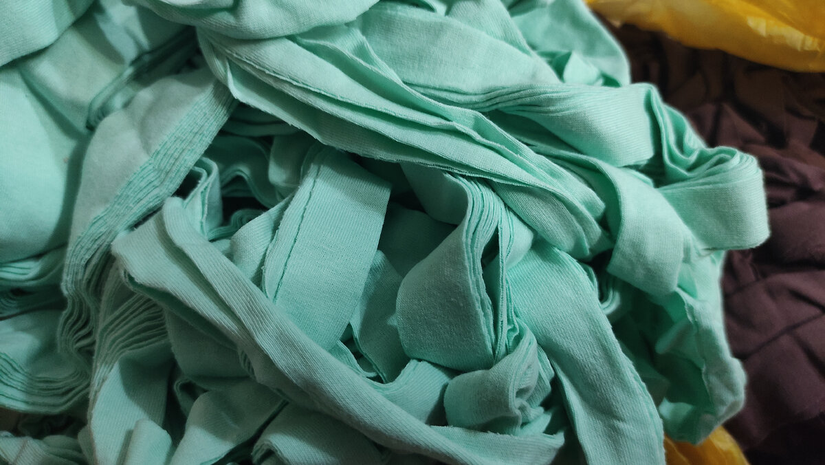 Раскрою пакеты, посмотрю, закрою.... А тут не выдержала и думаю надо же ее в дело, в дело))) И закипела работа😊