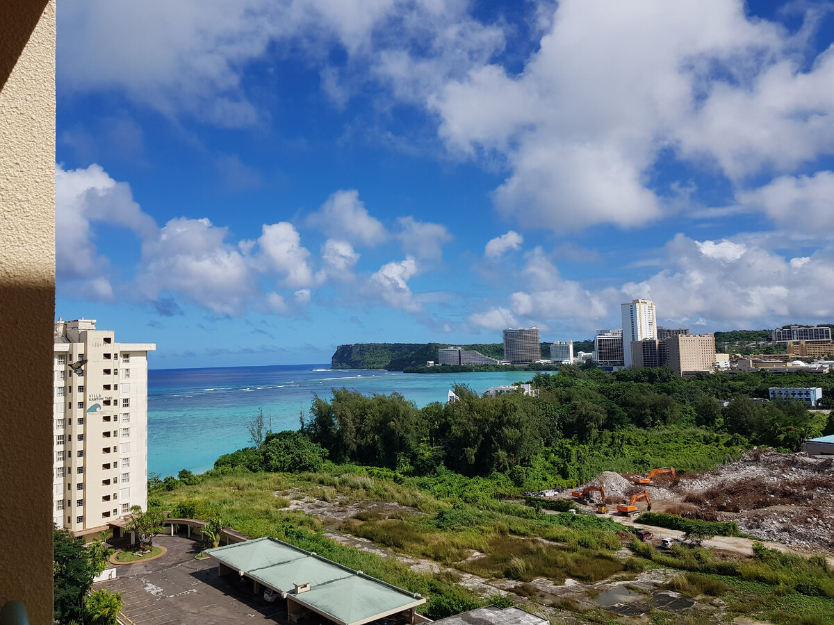 Вид с балкона. Отель “Holiday Resort Guam”. Гуам, Марианские острова