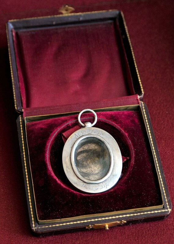 Локон А. С. Пушкина. Фото Всероссийский музей А. С. Пушкина