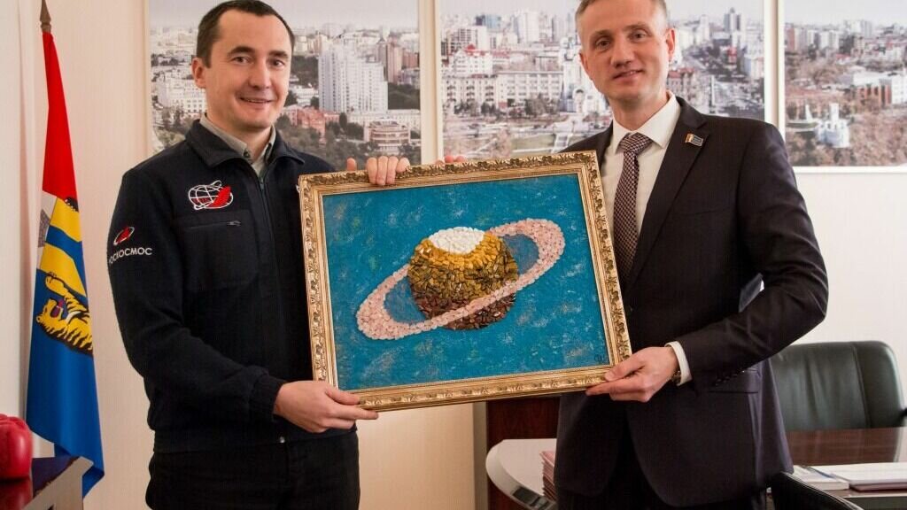     Встреча с космонавтом прошла в стенах Хабаровской городской думы