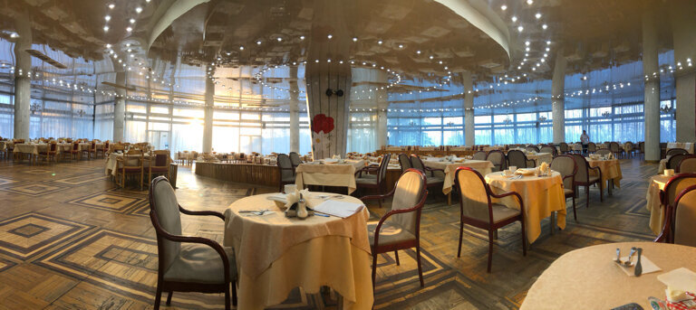 Обеденный зал в санатории "Подмосковье". Фото: yandex.ru/maps мир мир