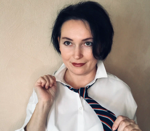 Привет! Приветствую на канале "Ульяна шьёт"! Делюсь полезной информацией по шитью и рукоделию.