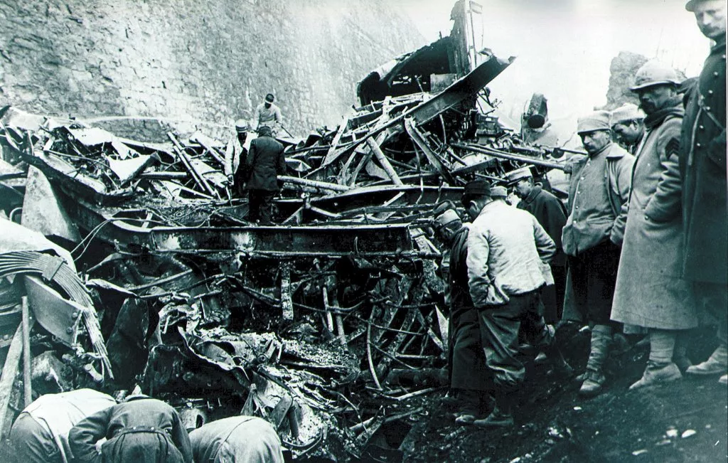 В ночь с 12 по 13 декабря 1917 года во Франции произошла крупнейшая в ее истории катастрофа на железнодорожных путях.