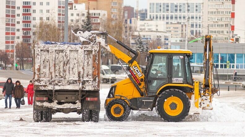     Теперь следить за движением снегоуборочной техники в городе можно через систему спутникового мониторинга. Об этом рассказал Владимир Любарский.