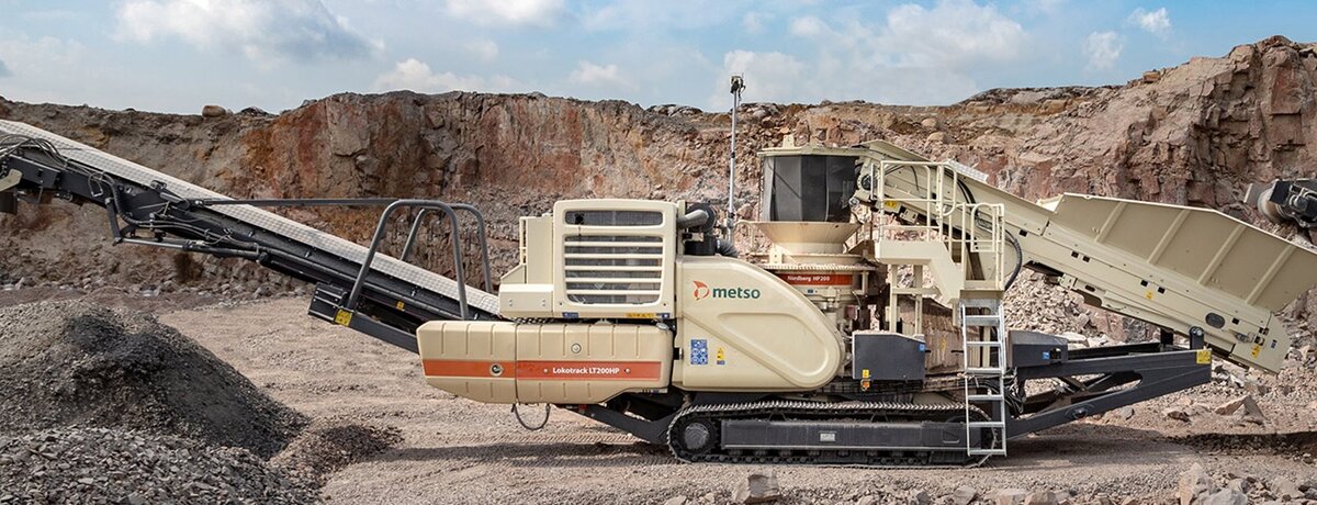    Мобильная дробилка Metso Lokotrack LT200stowerscat.com