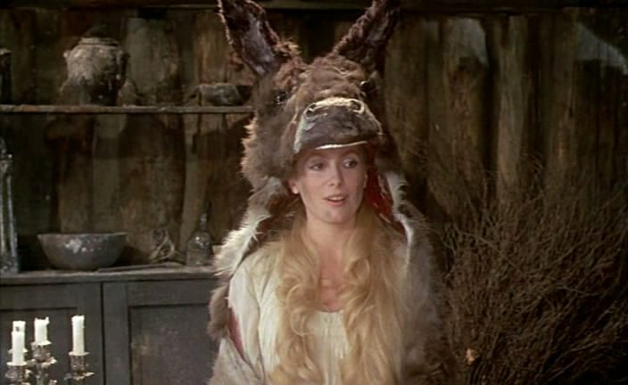 Кадр из сказки "Ослиная шкура". Из свободных источников
