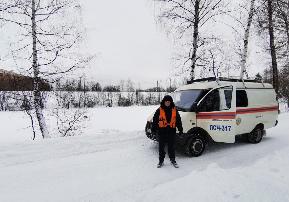 В Лобне спасатели освободили двухлетнего ребёнка, застрявшего головой в  горшке | Радио 1 | Дзен