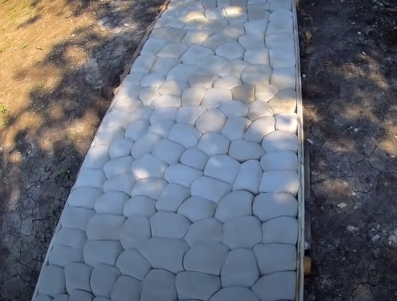 Дорожка из пакетов с бетоном