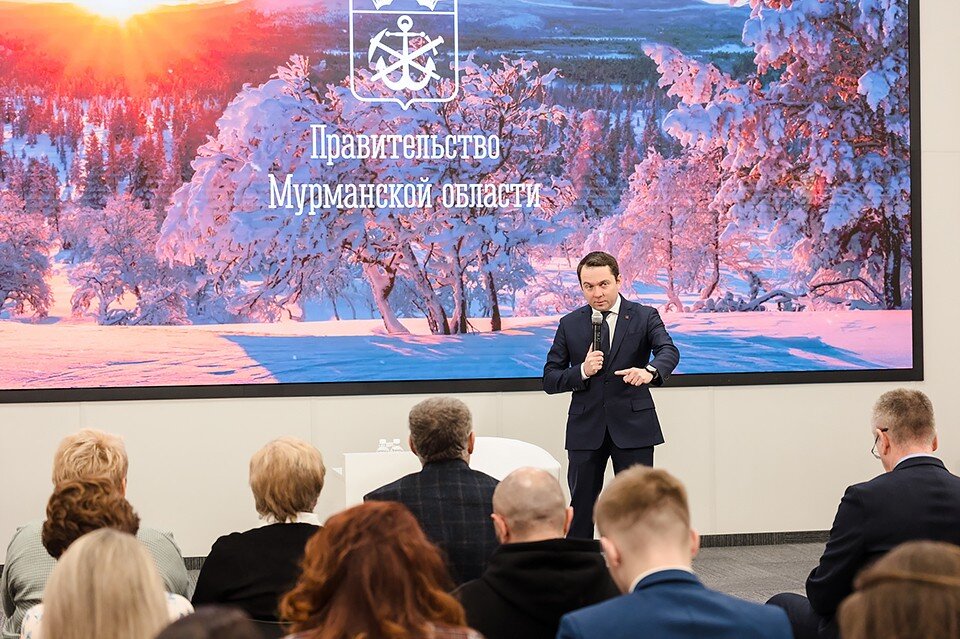    Андрей Чибис назвал Андрея Малахова патриотом малой Родины. Фото: Правительство Мурманской области / Дмитрий Дубов