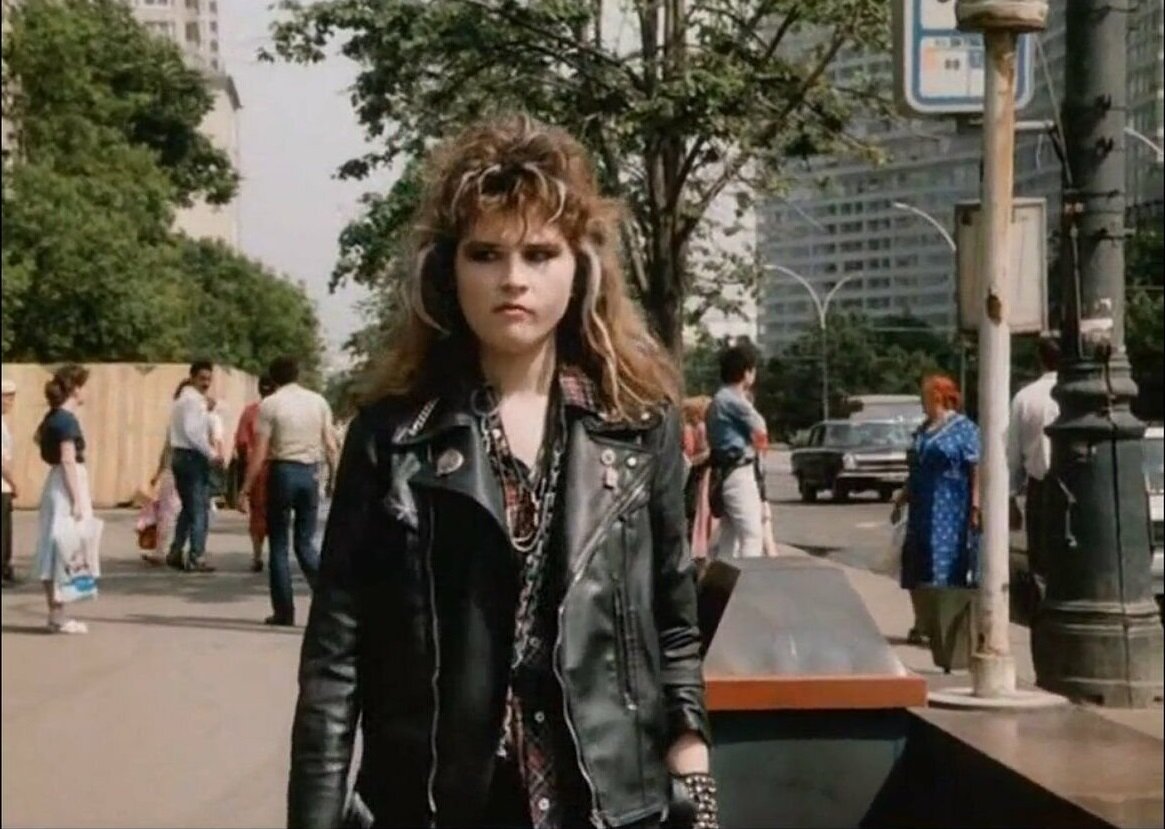 Кадр из фильма "Авария - дочь мента" (1989 год)