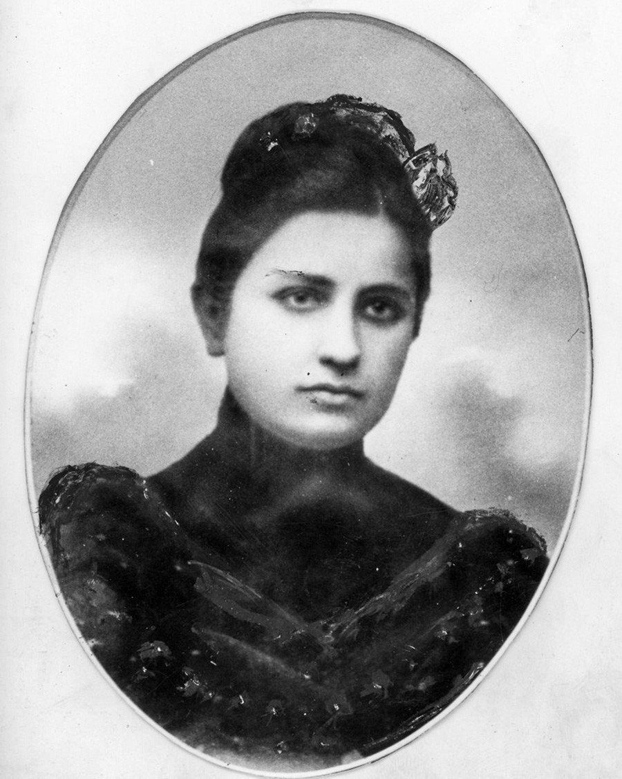 Первая жена Сталина, мать Якова - Екатерина Семёновна Сванидзе