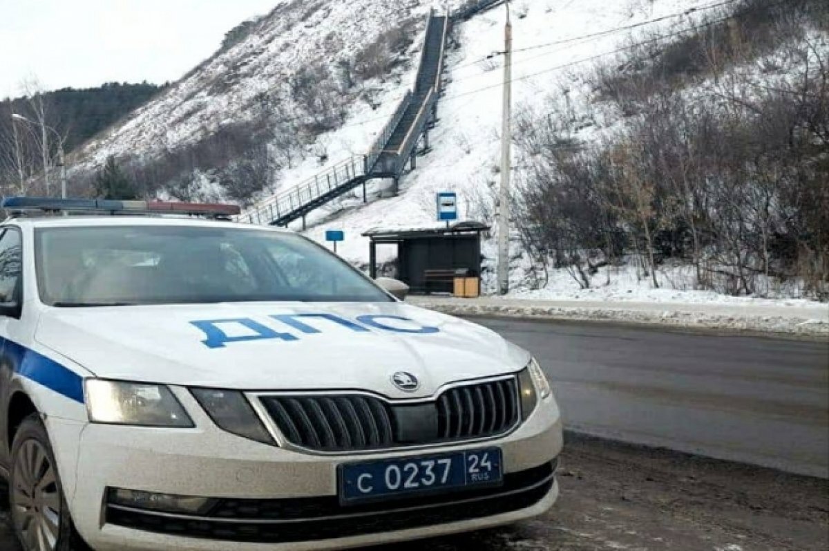    Инспекторы ГИБДД включили участок возле новой лестницы в Удачном в маршруты для патрулирования.