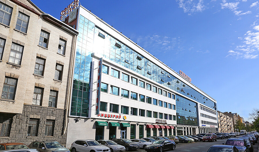 Nayada установила перегородки в офисе Б. Браун