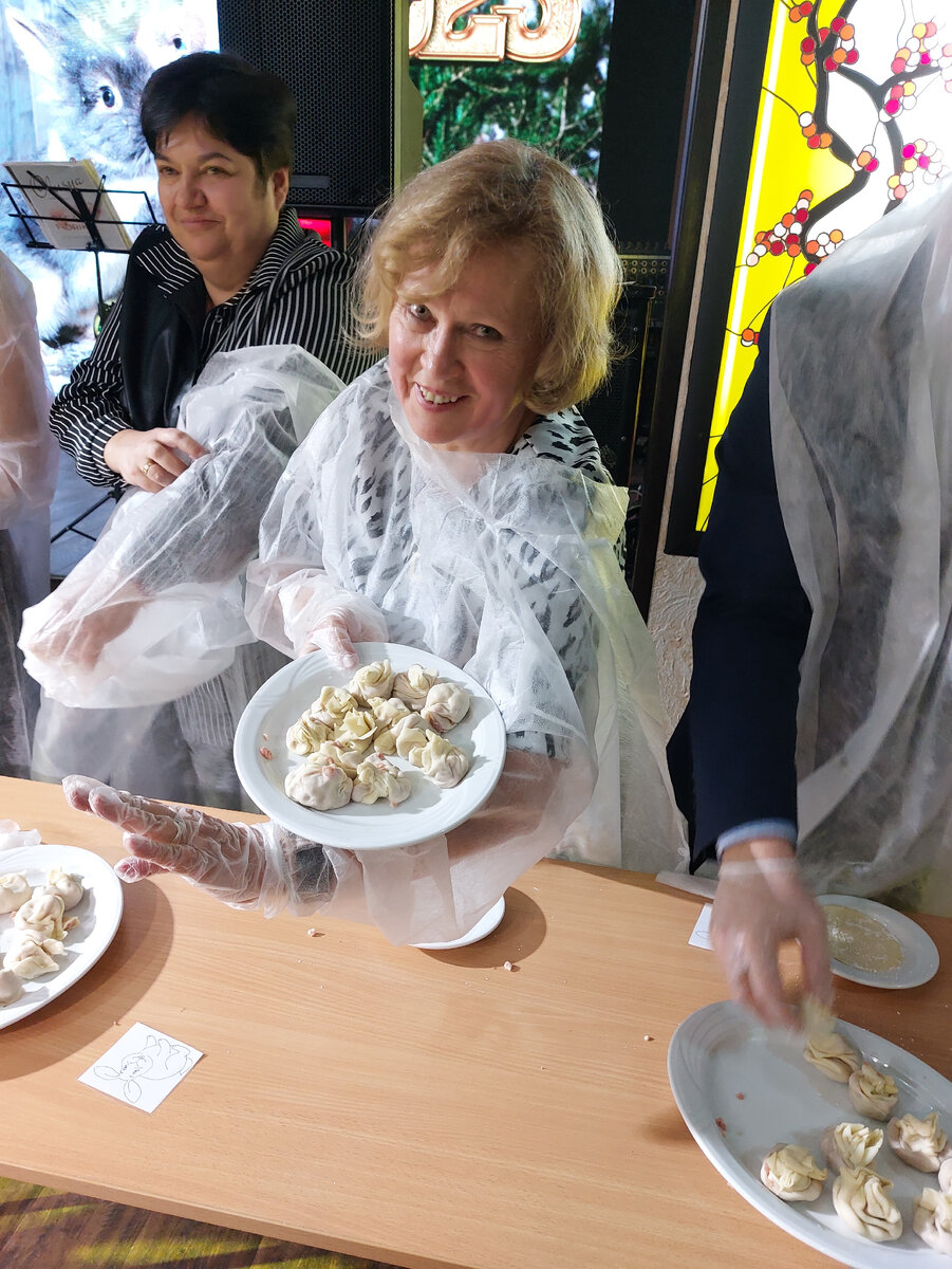 конкурс лепки пельменей на скорость, фото автора