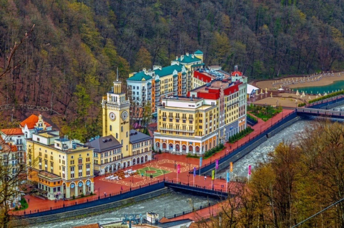    Не менее 17 миллионов туристов планируют принять в 2023 году курорты Кубани