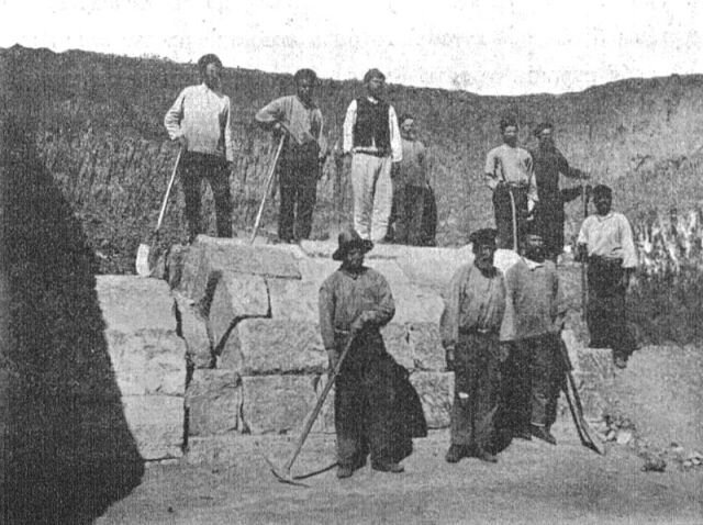 Раскопки склепа Героон.